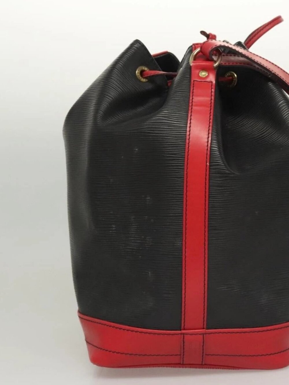 LOUIS VUITTON Epi Noe Shoulder Bag Bicolor Black Red - Picture 7 of 16